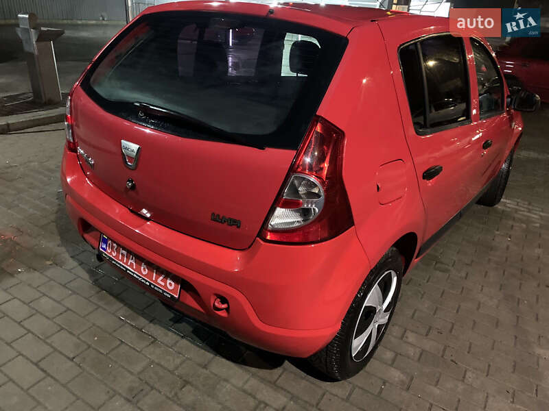 Хетчбек Dacia Sandero 2009 в Звягелі