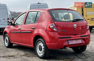 Хэтчбек Dacia Sandero 2009 в Ровно