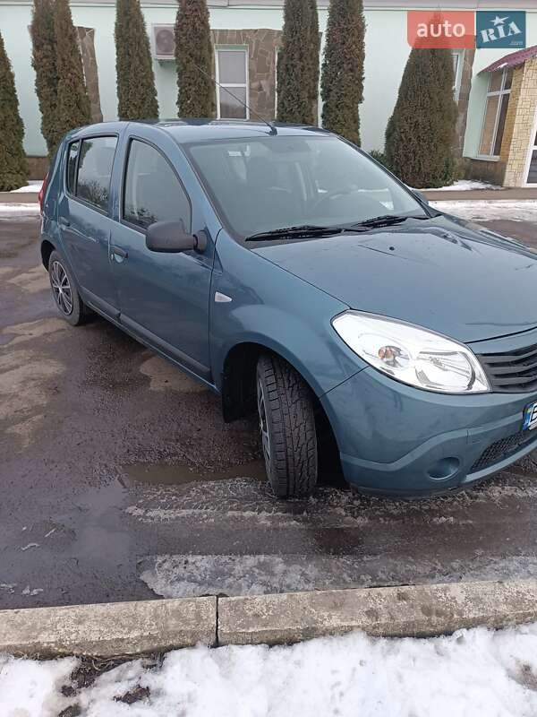 Хетчбек Dacia Sandero 2011 в Сумах