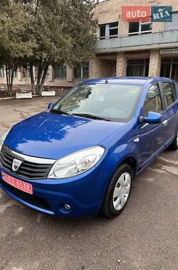 Хетчбек Dacia Sandero 2010 в Ніжині