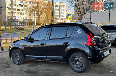 Хетчбек Dacia Sandero 2010 в Львові