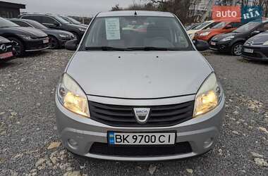 Хэтчбек Dacia Sandero 2011 в Ровно