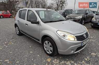 Хэтчбек Dacia Sandero 2011 в Ровно