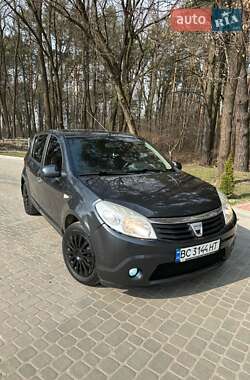 Хэтчбек Dacia Sandero 2008 в Львове