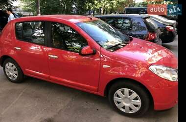 Хетчбек Dacia Sandero 2010 в Чернігові