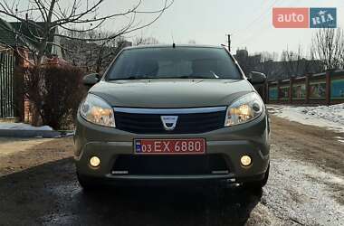 Хетчбек Dacia Sandero 2009 в Чернігові