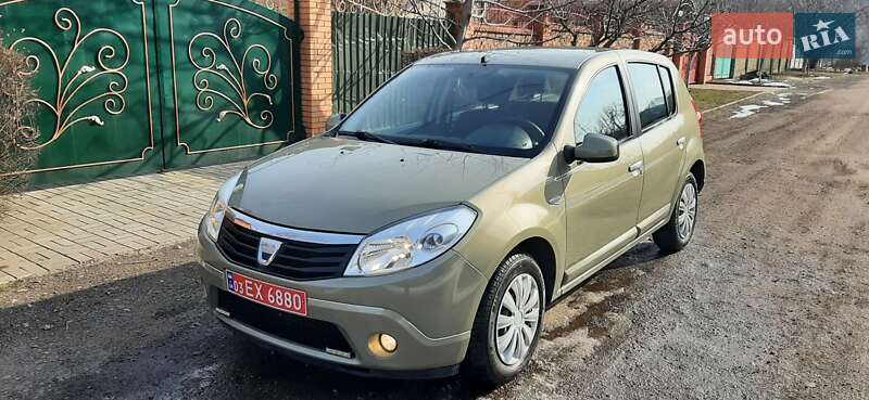 Хетчбек Dacia Sandero 2009 в Чернігові