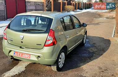 Хетчбек Dacia Sandero 2009 в Чернігові