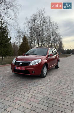 Хэтчбек Dacia Sandero 2008 в Миргороде