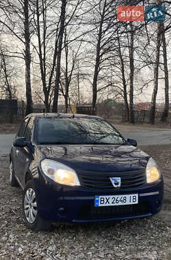 Хетчбек Dacia Sandero 2011 в Хмельницькому