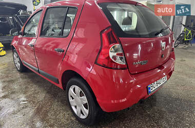 Хэтчбек Dacia Sandero 2009 в 