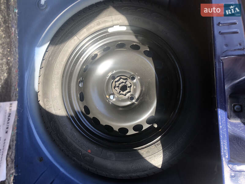 Хэтчбек Dacia Sandero 2014 в Ровно