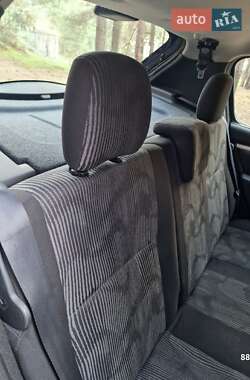 Хэтчбек Dacia Sandero 2011 в 
