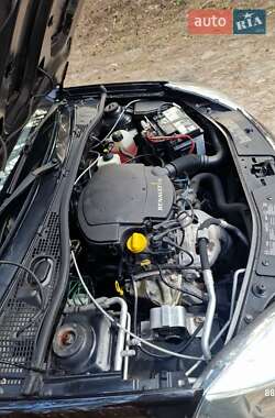 Хэтчбек Dacia Sandero 2011 в 