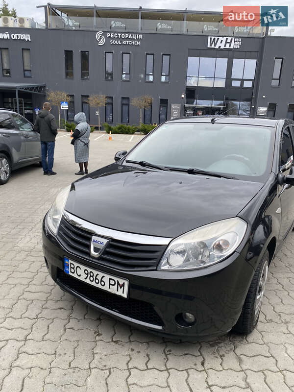Хетчбек Dacia Sandero 2009 в Львові