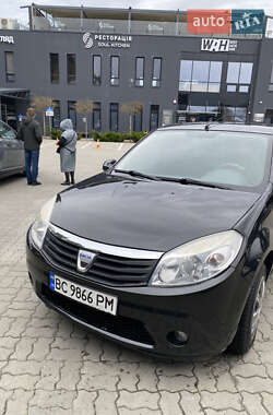 Хэтчбек Dacia Sandero 2009 в 