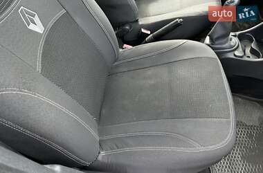 Хэтчбек Dacia Sandero 2010 в 