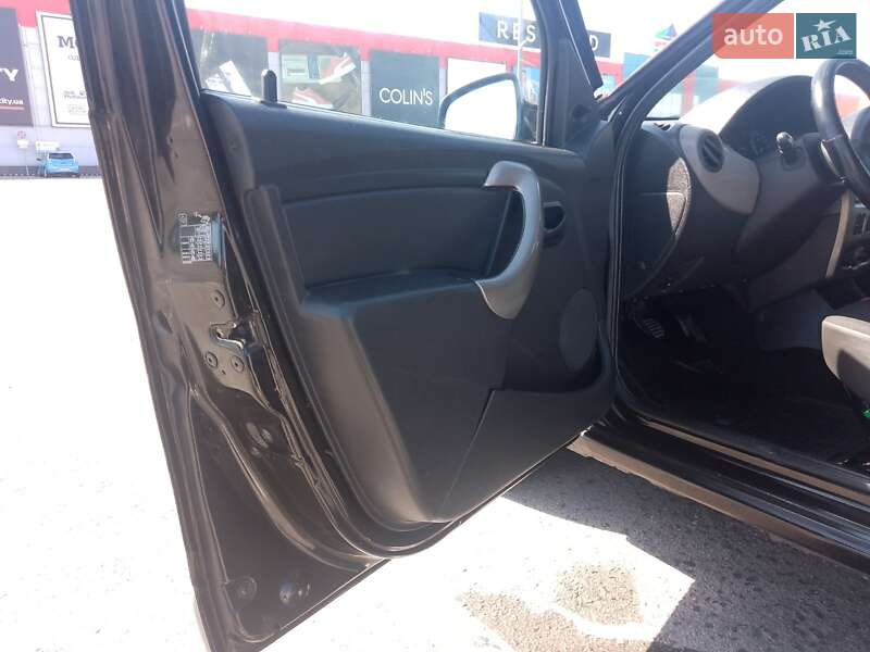 Хэтчбек Dacia Sandero 2009 в Остроге фото 9 Хэтчбек Dacia Sandero 2009 в Остроге
