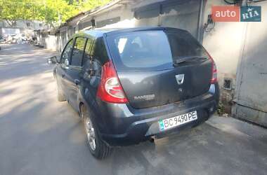 Хэтчбек Dacia Sandero 2010 в Львове