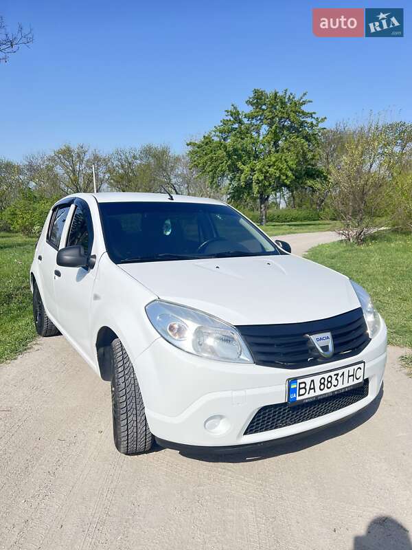 Хетчбек Dacia Sandero 2009 в Кропивницькому