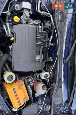 Хетчбек Dacia Sandero 2010 в 