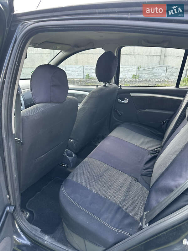Хэтчбек Dacia Sandero 2009 в Луцке
