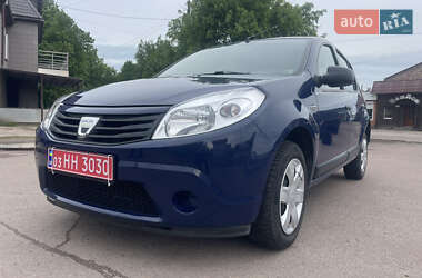 Хэтчбек Dacia Sandero 2009 в Бахмаче