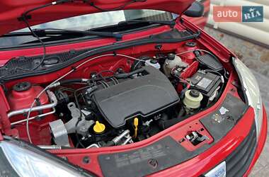 Хэтчбек Dacia Sandero 2009 в 