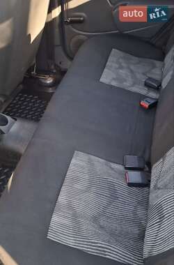 Хэтчбек Dacia Sandero 2009 в 