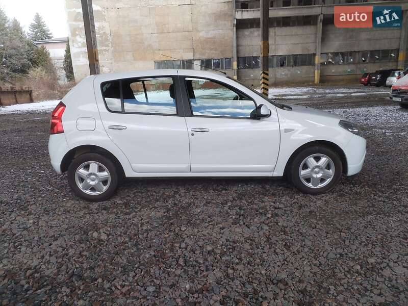 Хэтчбек Dacia Sandero 2008 в Луцке фото 4 Хэтчбек Dacia Sandero 2008 в Луцке