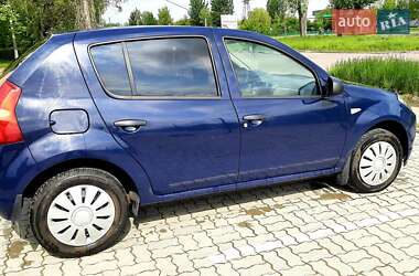 Хэтчбек Dacia Sandero 2012 в Калуше