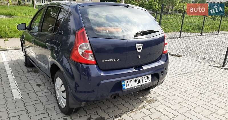 Хэтчбек Dacia Sandero 2012 в Калуше