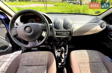 Хэтчбек Dacia Sandero 2012 в 