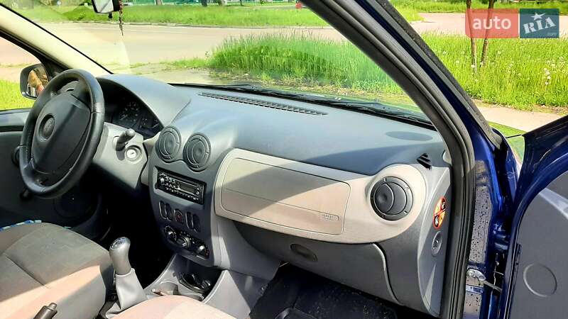 Хэтчбек Dacia Sandero 2012 в Калуше