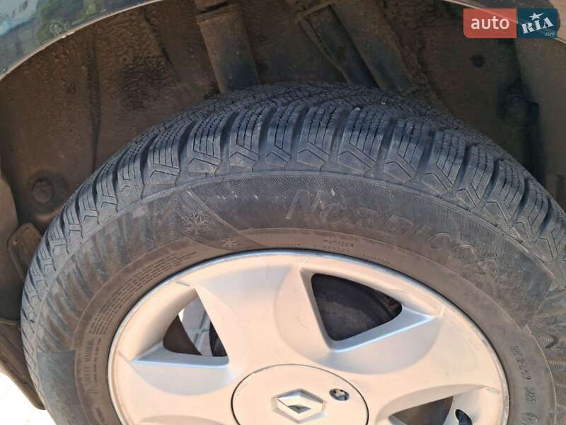 Хетчбек Dacia Sandero 2011 в Полтаві