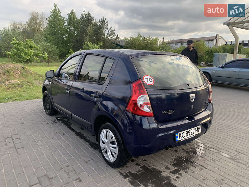 Хэтчбек Dacia Sandero 2011 в Луцке
