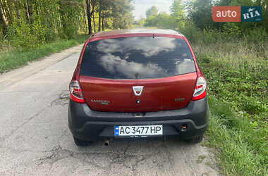 Хетчбек Dacia Sandero 2009 в 