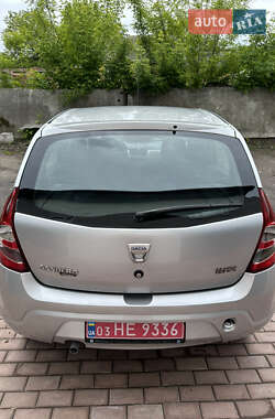 Хэтчбек Dacia Sandero 2009 в 