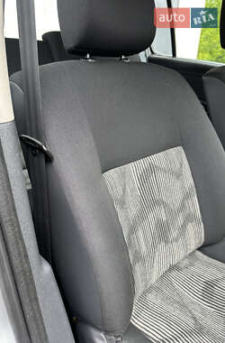 Хэтчбек Dacia Sandero 2009 в 