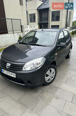 Хэтчбек Dacia Sandero 2010 в Львове