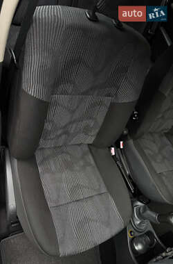 Хетчбек Dacia Sandero 2009 в 