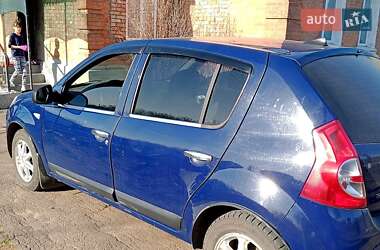 Хэтчбек Dacia Sandero 2009 в 