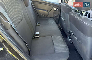 Хэтчбек Dacia Sandero 2010 в 