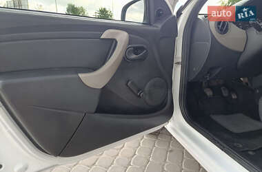 Хетчбек Dacia Sandero 2009 в 