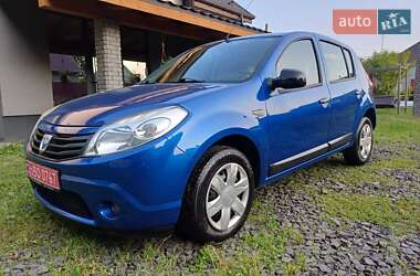 Хэтчбек Dacia Sandero 2009 в Луцке