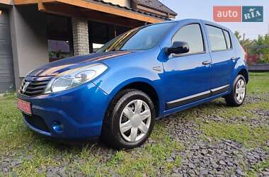 Хетчбек Dacia Sandero 2009 в Луцьку