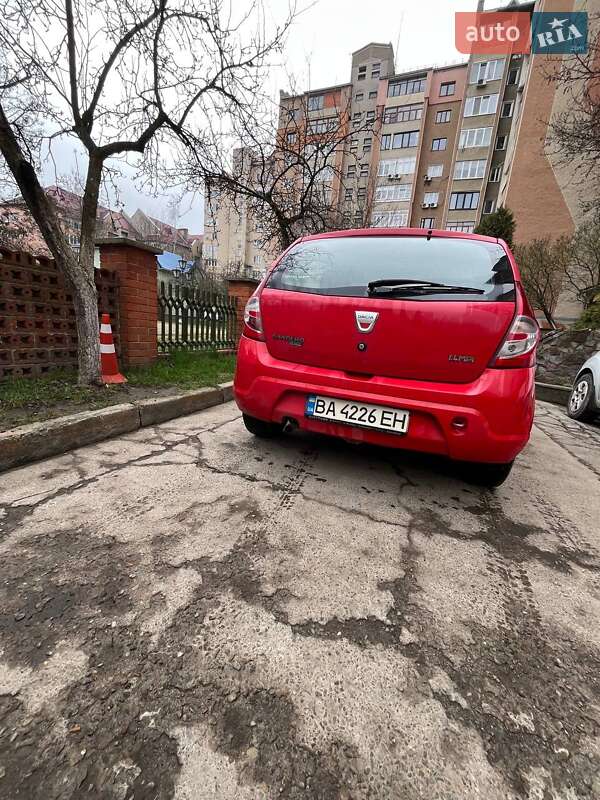 Хетчбек Dacia Sandero 2009 в Івано-Франківську