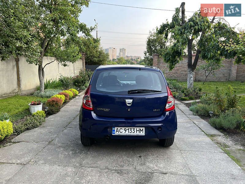 Хетчбек Dacia Sandero 2009 в Луцьку