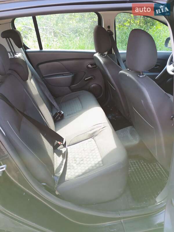 Хетчбек Dacia Sandero 2016 в Львові