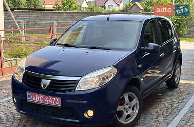 Хетчбек Dacia Sandero 2009 в Здолбуніві